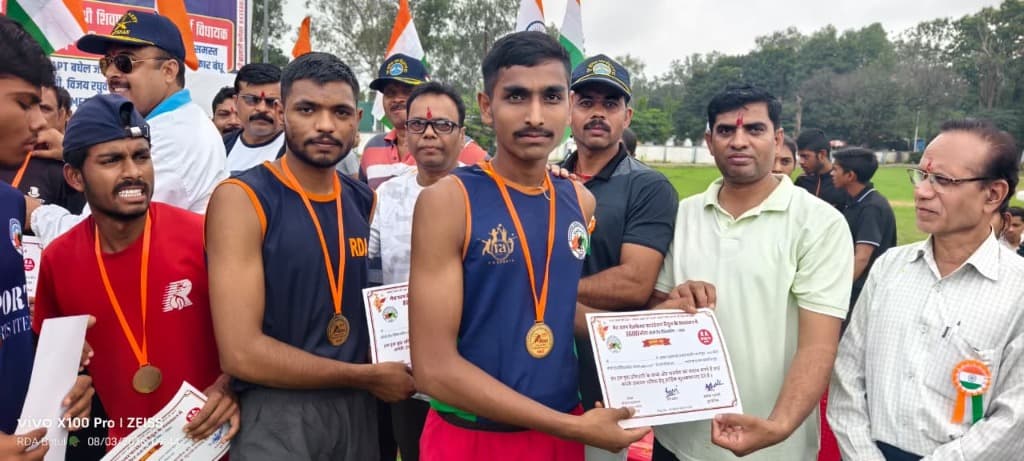 1600m Running Drill Competition: Medal & Certificate Distribution to Meritorious Cadets